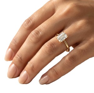 Bague classique en or massif 10K 14K 18K Verdant avec émeraude et 1 diamant de laboratoire taille émeraude 0,3 carat VVS, idéale pour les occasions spéciales et les soirées - Product Image 5