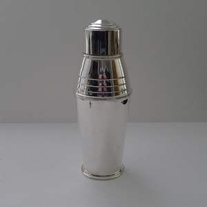 Shaker à cocktails en acier inoxydable de qualité supérieure, outil de bar idéal pour un mélange fluide des cocktails dans les bars professionnels - Product Image 3