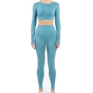 Conjunto de Yoga para Mujer de 2 Piezas Hecho en Pakistán a Precio Económico, Conjunto de Yoga Cómodo para Mujer, Venta en Línea - Product Image 5