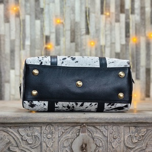 2026 New Luxury Design Fashion Cowhide Travel <b>Bags</b> Factory Price Handmade Multi Use Cowhide <b>Leather</b> Duffle <b>Bags</b> For Online Sale - Product Image 3