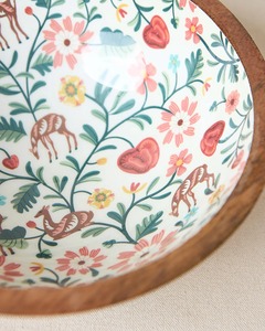 Tazón de Madera de Mango Ecológico Hecho a Mano con Diseño Floral en Acuarela Rosa y Blanca, Estilo Rústico, para Servir Ensaladas - Product Image 5
