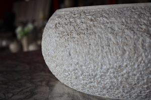 Lavabo en céramique texturé martelé - Product Image 4