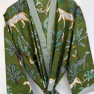 Kimono de Terciopelo para Mujer, Cuello en V, Cierre con Cordón, Manga Larga, Diseño Estampado, Estilo Elegante, Invierno/Otoño - Product Image 4