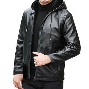 Veste d'hiver confortable en cuir à capuche avec une sensation légère et un intérieur chaud et protecteur - Product Image 1
