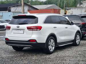 SUV Usado Sorento 2015, 2WD, Gasolina, Automático, Volante a la Izquierda, Euro VI, Blanco, 7 Asientos, Turbo, Cuero, R17, Cámara Oscura - Product Image 2