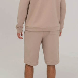 Ensemble deux pièces pour homme : sweat à capuche et short personnalisés avec logo imprimé, pour un look décontracté et coordonné. - Product Image 6