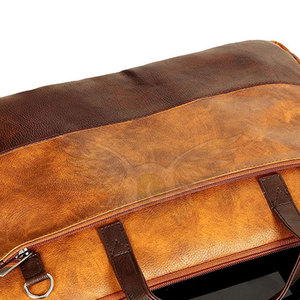 Sac pour ordinateur portable en cuir véritable Career pour les voyages d'affaires et les tâches au bureau, avec un design durable et un rangement dédié - Product Image 5