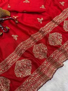 Sari en soie royale à sequins, collection Premium Heritage Glow Blooming Zari Vichitra, dernière création de designer, avec chemisier assorti pour mariage - Product Image 4