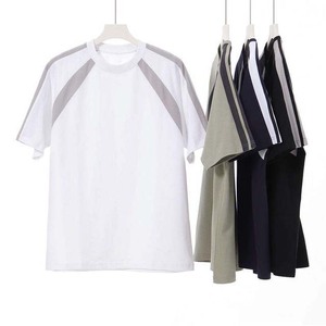 เสื้อยืดแขนราแกลนสีดำสำหรับผู้ชาย แต่งผ้าตาข่ายสีขาว คอกลม ทรงปกติ สวมใส่สบาย ระบายอากาศได้ดี ผลิตจากผ้าถักโพลีเอสเตอร์ 100% - Product Image 6