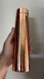 Botella de Agua Portátil Ecológica de Cobre Grabado Tradicional para una Hidratación Diaria Saludable, Uso en el Hogar y la Oficina, 32 oz, 950 ml - Product Image 3