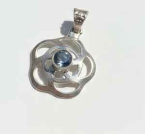 Colgante de Topacio Azul y Circonio de Primera Calidad, Estilo Único, Superventas, Joyería de Plata de Ley para Mujer, Collar y Colgante - Product Image 1