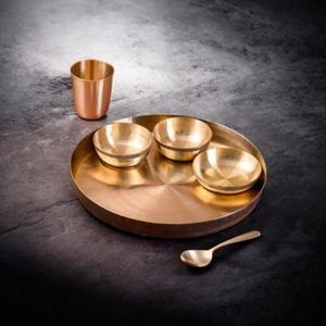 Auténtico Juego de Vajilla de Bronce Kansa Hecho a Mano para un Estilo de Vida de Bienestar y Ayurveda - Product Image 1