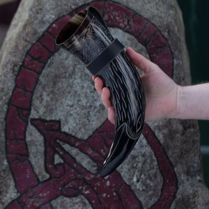 Corne à boire Viking avec support métallique, véritable corne artisanale de style Love pour bière/vin, cadeau d'affaires - Product Image 1