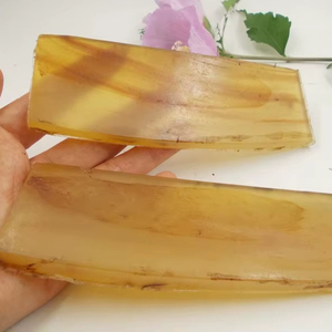 Cuchillo con escamas de cuerno de búfalo, artesanía natural ecológica para aplicaciones artísticas y coleccionables - Product Image 1