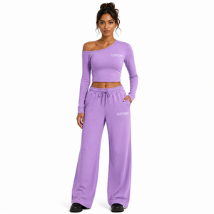 Ensemble de yoga violet pour femme avec logo personnalisé, haut court asymétrique et pantalon de survêtement large à cordon de serrage, tenue de sport en spandex - Product Image 1