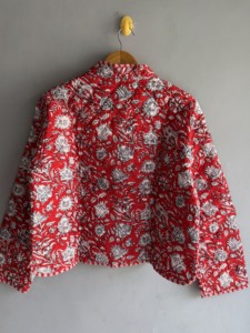Red Floral Printed Breathable Quilted Jacket Women's Three Quarter Sleeve Cotton V-Neck <b>Covered</b> <b>Button</b> Closure Spring Style - Product Image 6