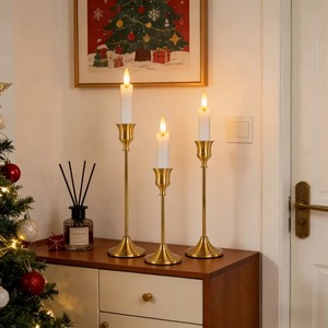 Supports de bougies minimalistes en or – Accent décoratif pour des tables sophistiquées - Product Image 4