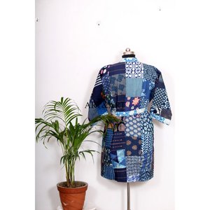 Robe kimono indienne faite à la main en soie patchwork Kantha, élégante, pour femme, vêtement de plage d'été, vêtement de nuit respirant avec ceinture à nouer devant - Product Image 6