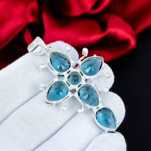 Colgante de Cruz con Gema Indicolita, Plata de Ley 925, Joyería Artesanal Hecha a Mano, Engaste en Bisel, Azul Verde, Regalo Bohemio para Mujer - Product Image 4