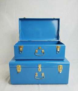 Caja de Almacenamiento de Acero Roja Brillante de Lujo con Asa, Caja Resistente con Cerradura para Regalos y Bodas - Product Image 4