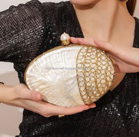 Pochette de nacre vintage faite à la main perle baroque sac de soirée perlé corail à la mode accessoire de coquille d'ormeau