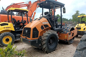 Compacteurs de sol vibratoires hydrauliques à tambour unique de 7 tonnes avec tambours lisses de 1680 mm et moteur de 74 CV - Product Image 5