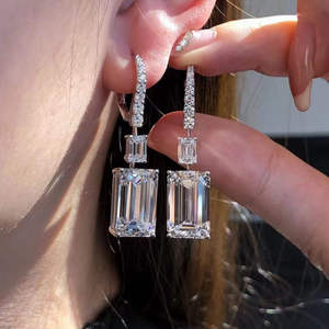 Boucles d'oreilles pendantes de luxe en or blanc, double taille émeraude, diamants de laboratoire, bijoux fins pour femme, certifiés IGI - Product Image 1