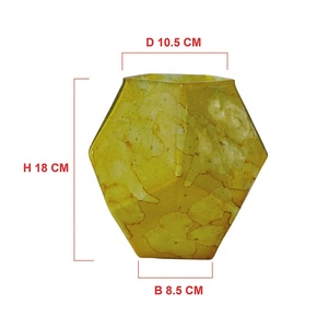 Jarrón de Vidrio Decorativo Personalizado, Nuevo, con Diseño Irregular Marmoleado en Amarillo, de Alta Calidad, Hecho a Mano, para Centros de Mesa - Product Image 2