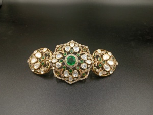<b>choker</b> in green doublet stone with gold plated in <b>silver</b> 925 metal jewelry for Indian wedding white polki stone in <b>choker</b> - Product Image 4