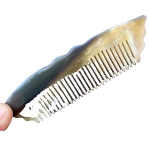 Peigne à cheveux artisanal en corne de buffle écologique, grande poignée sculptée, durable, élégant, design imitation antique, dernières créations artisanales naturelles - Product Image 2