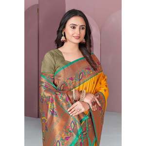 ผ้าไหมมีนาการีสีเหลืองแบบดั้งเดิม ผ้าซาเร่ทอแบบซารี ประดับด้วยด้ายซารี  ชุดราตรีสุดหรู - Product Image 2