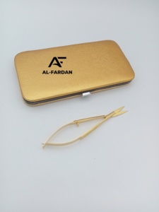 Tijeras para Cejas Chapadas en Oro de 24K, Hoja Curva y Recta de Alta Calidad con Nombre de Marca Personalizado, Tijeras de Maquillaje para Cejas con Resorte - Product Image 4