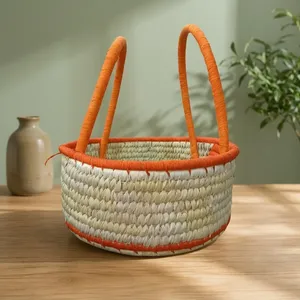 Panier en herbe tressé à la main avec garniture et poignée festives (Beige et orange) – Panier de rangement élégant et écologique en herbe - Product Image 4