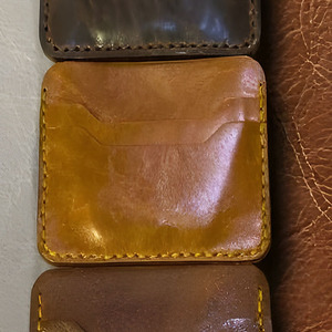 Portefeuille en cuir véritable fait main avec surpiqûres, texture exotique, plusieurs emplacements pour cartes, compartiments pour billets, style urbain - Product Image 5