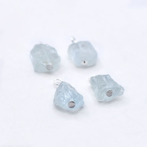 Pendentif en aigue-marine brute plaqué argent, enveloppé de fil, pierre précieuse naturelle de 8 à 10 mm, breloque pour la fabrication de bijoux, pierre de naissance de janvier - Product Image 2