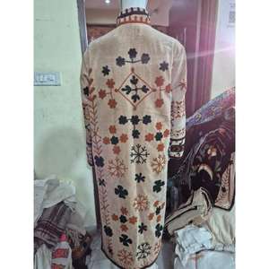 เสื้อแจ็คเก็ตกำมะหยี่ยาวแบบวาร์ซิตี้ ยี่ห้อ SR Exports ลายปักดอกไม้สไตล์วินเทจ ทำมือ ดีไซน์โบโฮชิค สำหรับผู้หญิง ฤดูใบไม้ร่วงและฤดูหนาว เป็นมิตรต่อสิ่งแวดล้อม - Product Image 3