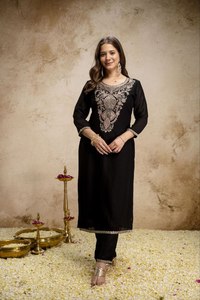 Conjunto de Kurta y Pantalón Bordado Negro para Mujer, Traje Étnico Tradicional, Trabajo con Hilos de Primera Calidad, Ropa para Festivales, Conjunto de Dos Piezas de Diseñador - Product Image 3