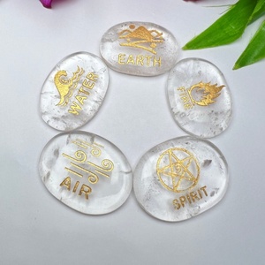 Juego de 5 piedras con símbolos de Reiki, Set de 5 elementos de calidad prémium con gemas ovaladas y caja de madera, venta al por mayor - Product Image 1