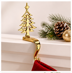 Soporte de lujo dorado para calcetines de Navidad para chimenea, colgador de metal con peso y base antideslizante para la temporada festiva - Product Image 2