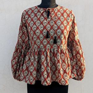 Top Casual de Algodón con Bordado Floral y Estampado a Mano para Viajes, Cenas y Citas, Método de Tejido No Tejido - Product Image 1