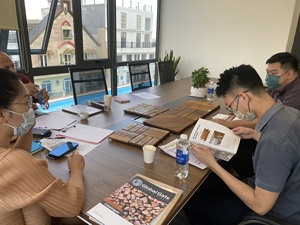 Baldosas de Madera de Acacia Impermeables con Sistema de Encaje para Uso en Interiores y Exteriores - Product Image 2