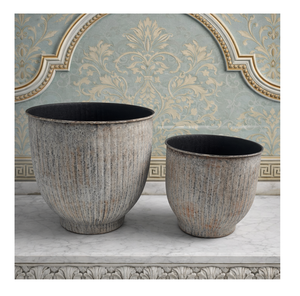 Jardinières en fer de qualité supérieure avec finition vieillie et forme ronde, parfaites pour la décoration extérieure du jardin - Product Image 1