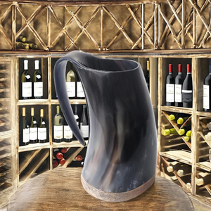 Pichet de luxe artisanal en corne de buffle 500 ml, écologique, style rustique, avec base en bois – Idéal comme cadeau - Product Image 4