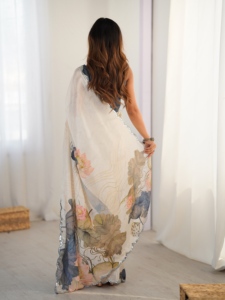 Sari indien traditionnel pour mariage, imprimé de motifs floraux Kutchi, en chinnon lourd, avec bordure perlée, pour femmes. - Product Image 6