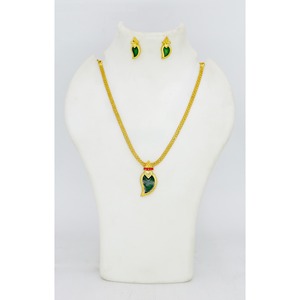 Ensemble de collier temple ethnique avec boucles d'oreilles plaqué or pour mariages fêtes nuptiales pour femmes filles colliers à pendentif temple - Product Image 3