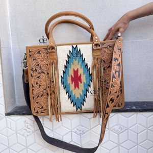 Sac fourre-tout en cuir sculpté à la main avec franges, élégant sac à main en cuir jacquard, sacs en cuir multi-usages pour femmes - Product Image 1