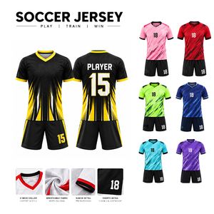 Tenue de football personnalisée noire et jaune rayée, sublimée, anti-humidité, 100 % polyester, manches courtes, coupe classique pour homme adulte - Product Image 3