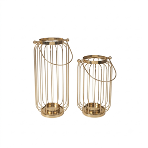 Encantador juego de faroles de alambre dorado con un diseño minimalista elegante y asas de transporte para decoración del hogar contemporánea. - Product Image 2
