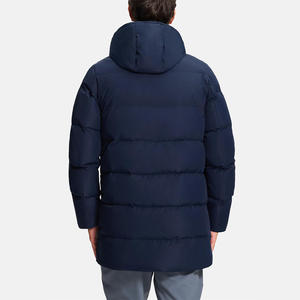 Blouson long matelassé léger pour homme avec logo personnalisé sur le devant, rembourrage chaud, coupe flexible, fabrication de vêtements de haute qualité - Product Image 3