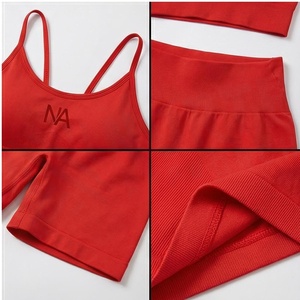 Ensemble de yoga 2 pièces North Approach, rouge, haut court à bretelles spaghetti, short taille haute, vêtements de sport respirants sans couture - Product Image 4